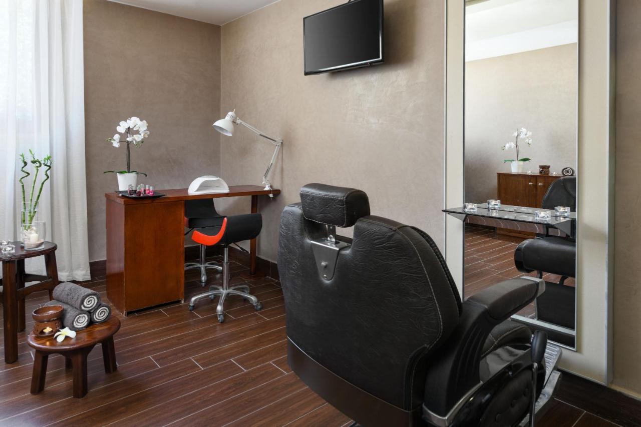 Jaz Belvedere Šarm aš-Šajch Exteriér fotografie A modern barber shop