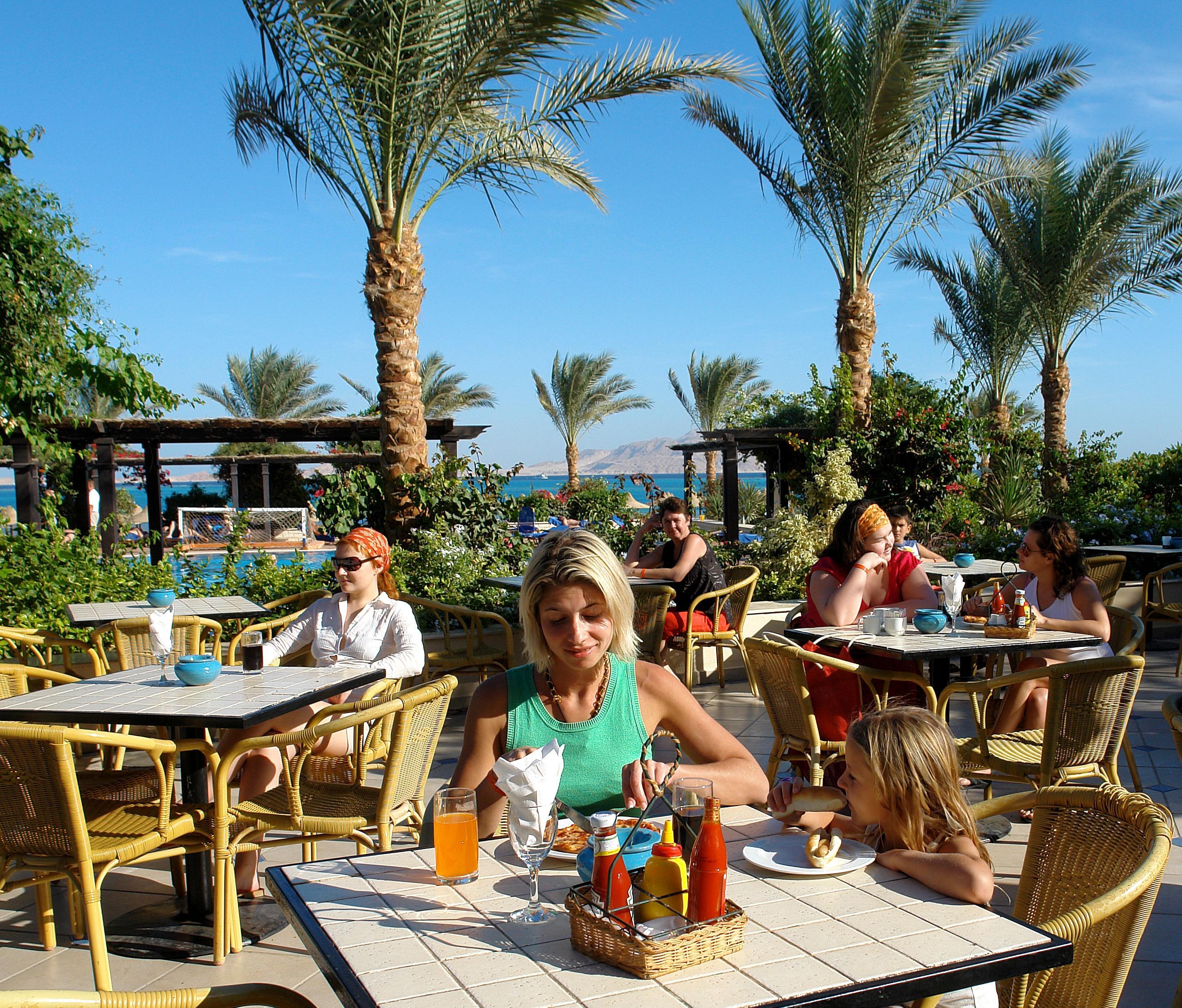 Jaz Belvedere Šarm aš-Šajch Exteriér fotografie Tourists at a resort in Sharm El Sheikh