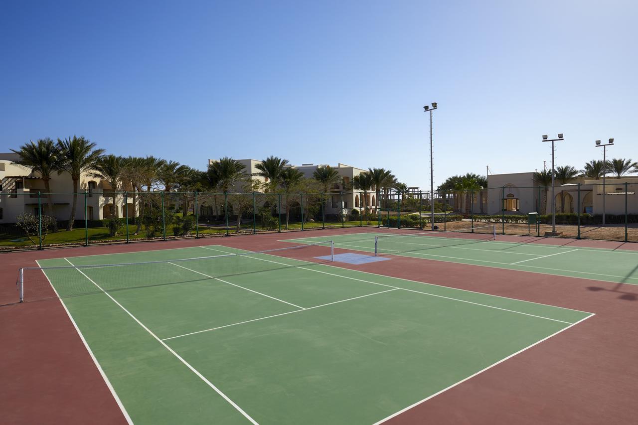 Jaz Belvedere Šarm aš-Šajch Exteriér fotografie Tennis courts at the resort